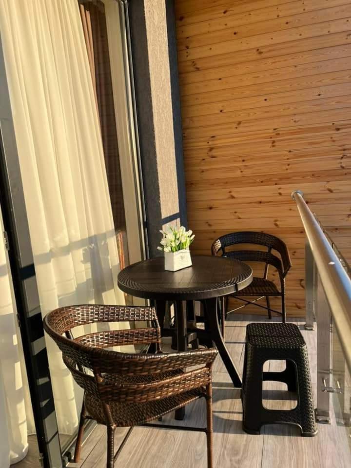 Apartment In Batumi Quarto foto